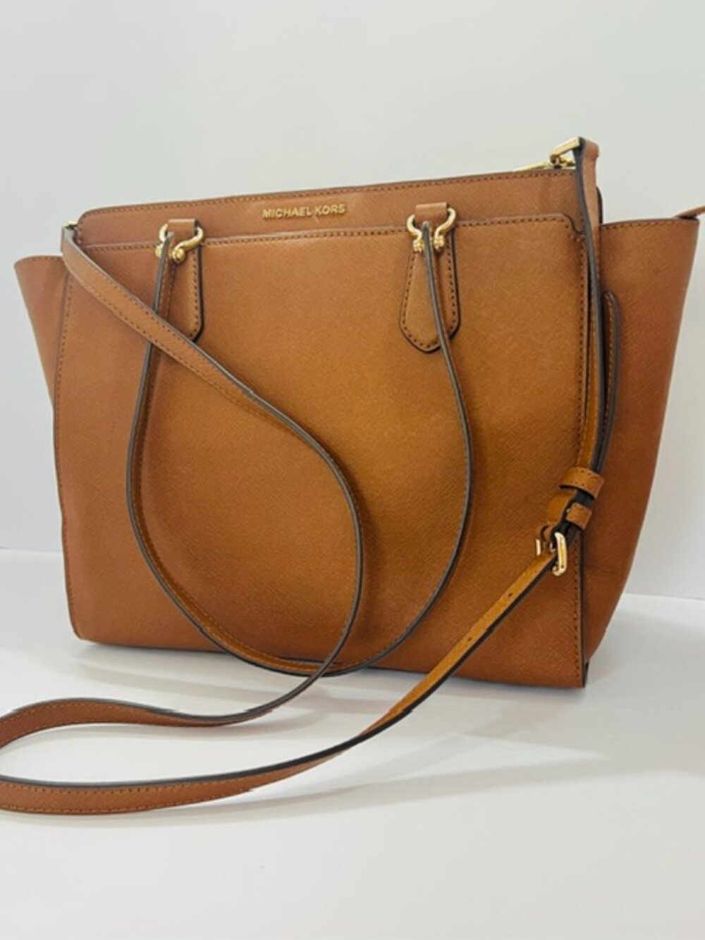 Michael Kors Dee Dee Lg Saffiano Leather Convertible Tote Acorn EUC - Picture 2 of 16